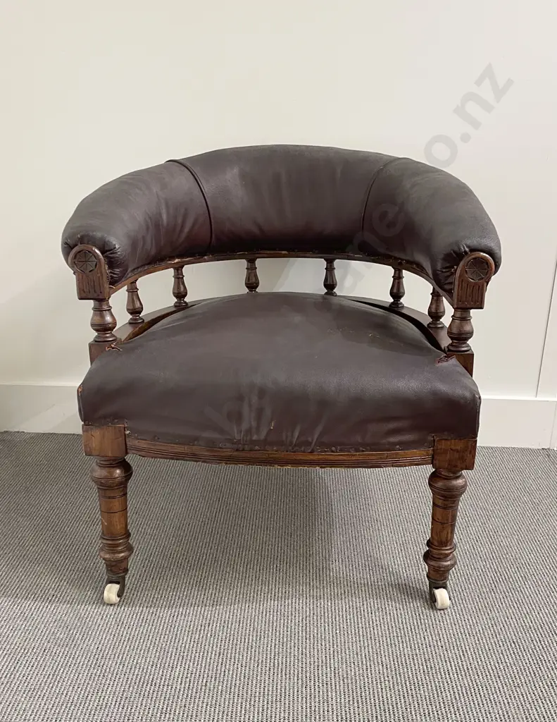 Vict Club Chair Image 1++