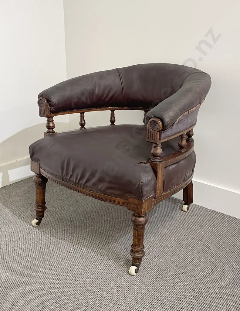 Vict Club Chair Image 1++