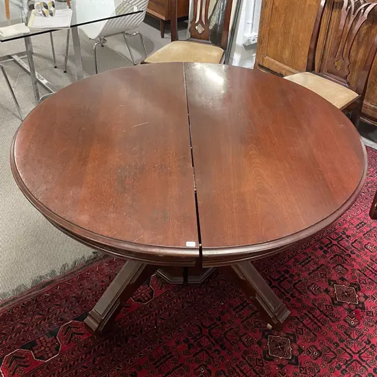 An Attractive Set of Six Geo III Mahogany Dining Chairs with Three Leaf Circular Extension Table