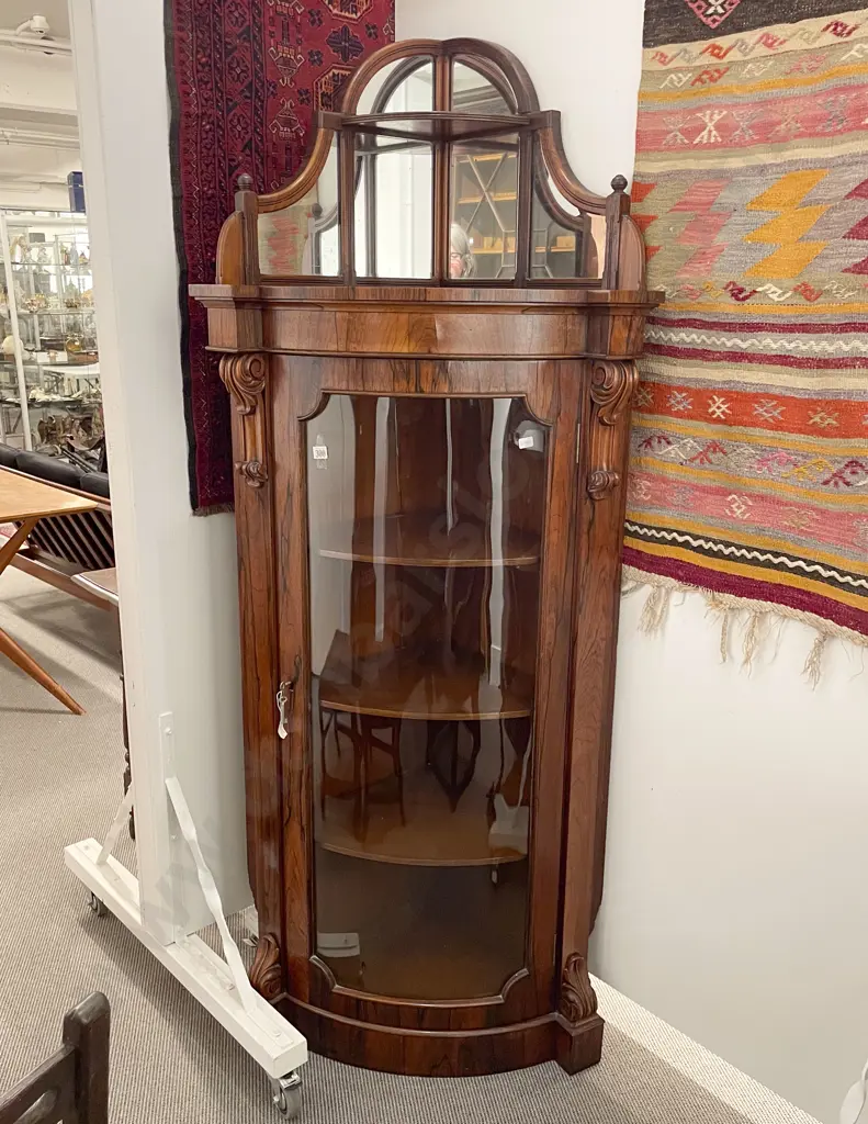 An Attractive Vict Rosewood Bow Front Corner Display Cabinet Image 1++
