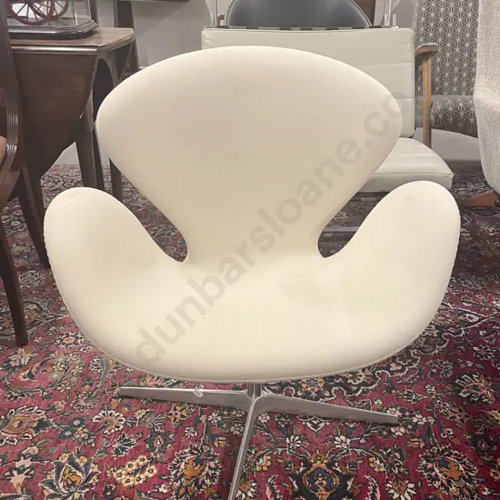 Fritz Hansen Swan Chair Designed by Arne Jacobsen