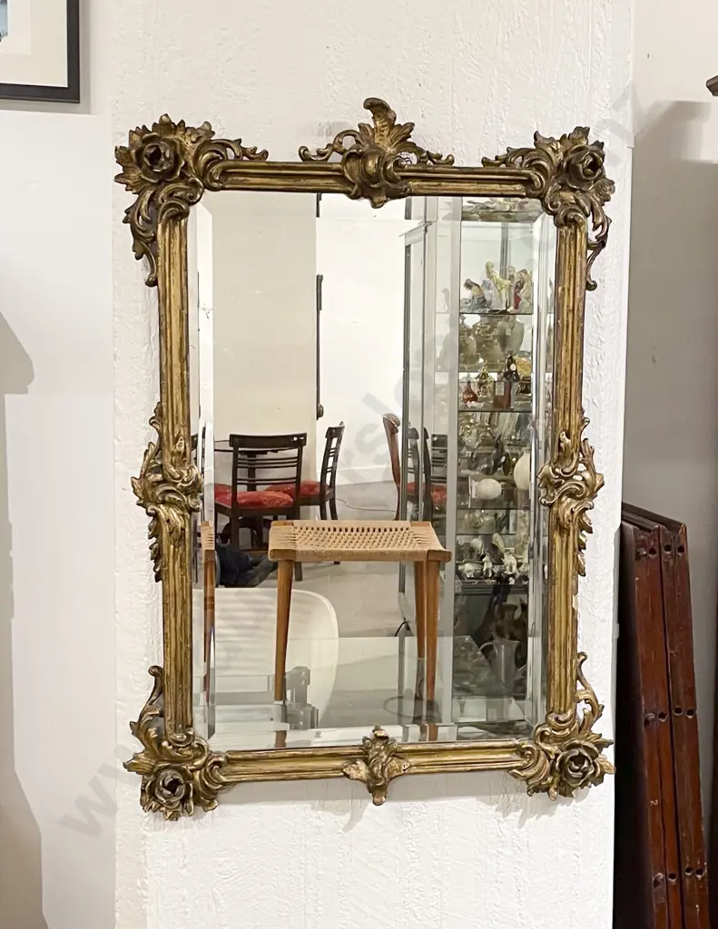 An Attractive C19th Gilt Framed Wall Mirror Image 1++