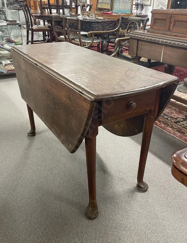 Early Geo III Oak Oval Gateleg Dining Table (A/F) Image 1++