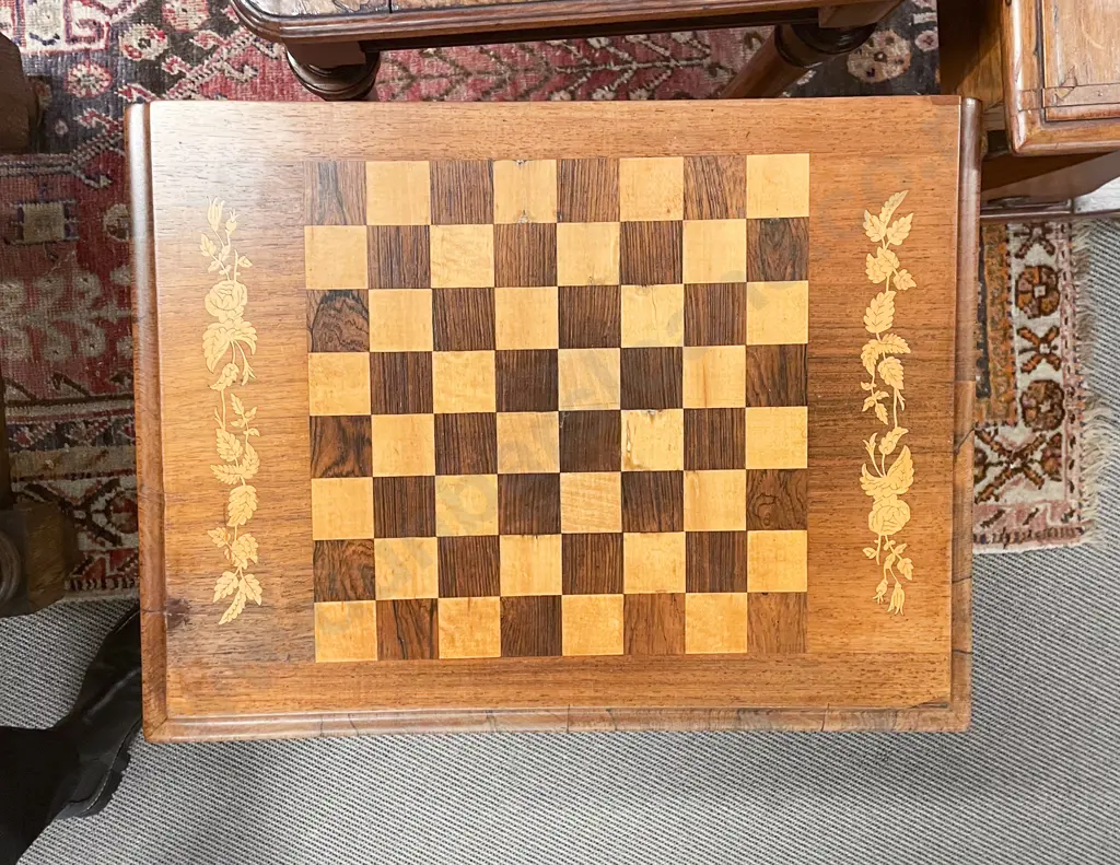 WM IV Games/Sewing Table Image 1++