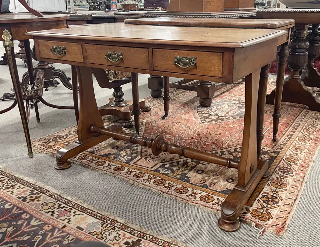 Late Vict Mahogany & Inlaid Three Drawer Hall Table Image 1++