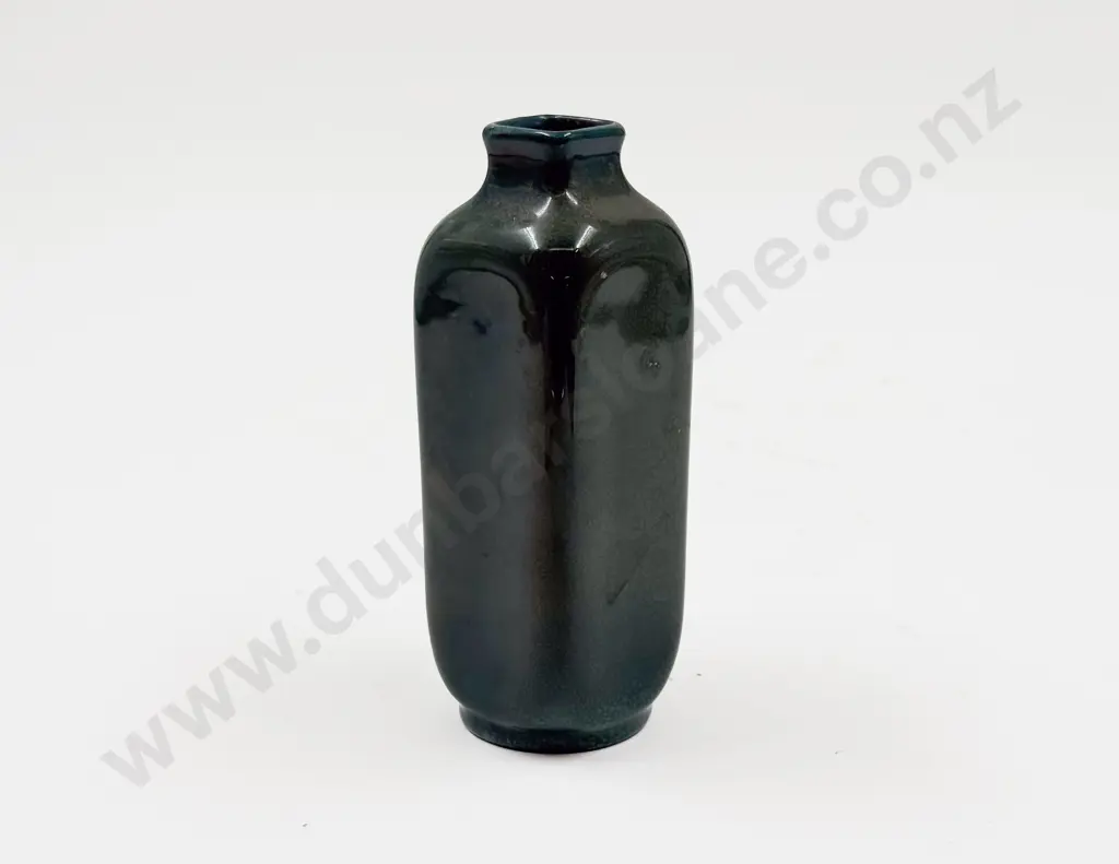 Small RD "Titanian" Vase Image 1++