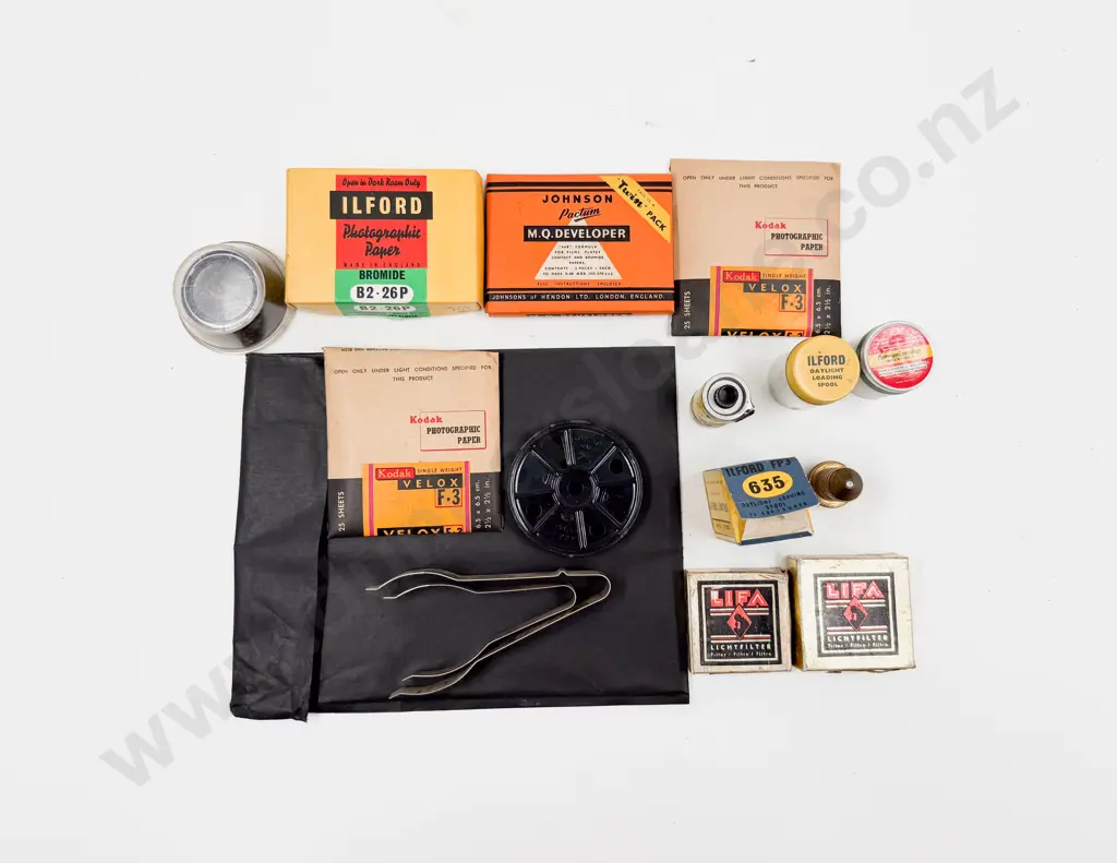 Small Qty of Vintage Camera Gear Image 1++