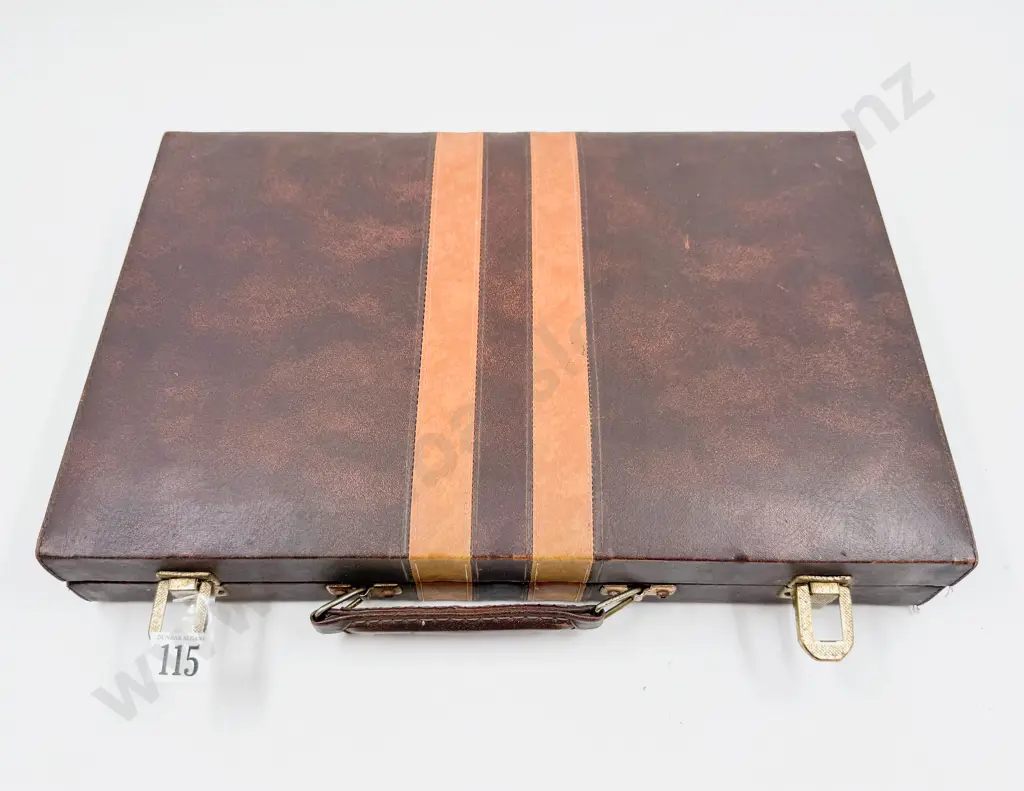 Backgammon in Travel Case Image 1++