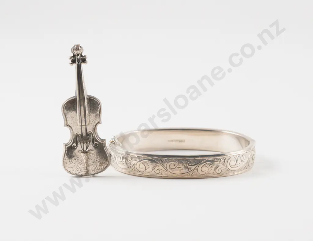 S/S Half Engraved hinged Snap Bangle and Guitar Brooch Image 1++
