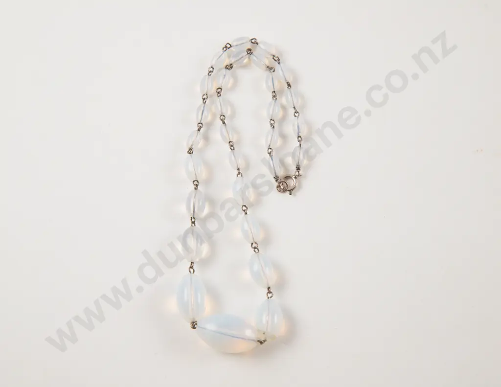 Single Strand Graduated Moonstone Necklace Image 1++