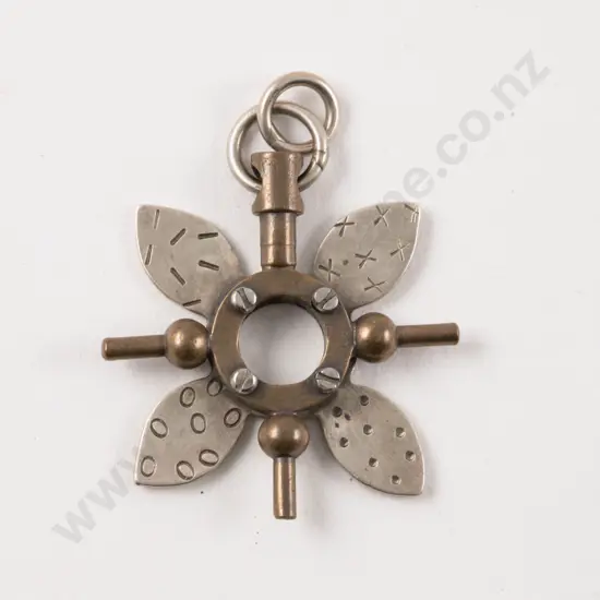 American Jeweller Thomas Mann Petals Pendant