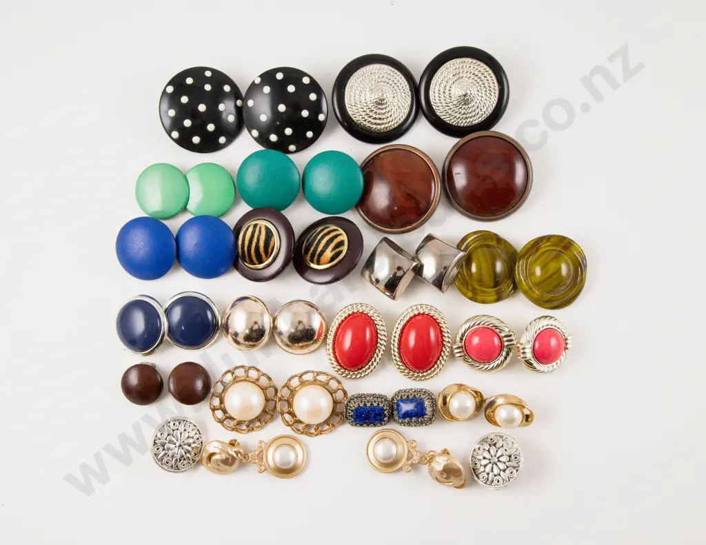 Mid C20th 18pairs Clip Back Dress Earrings Image 1++