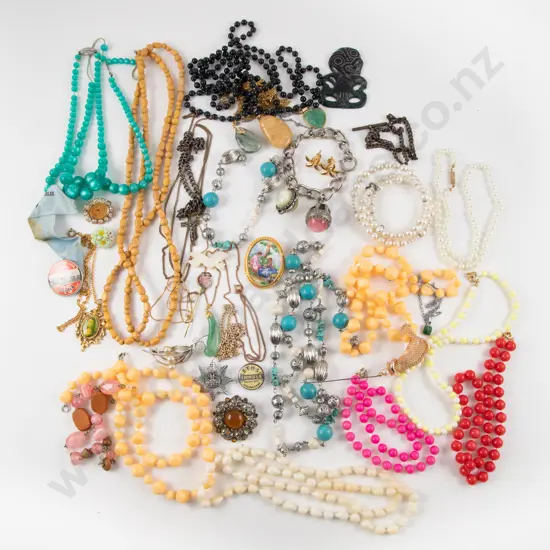 Collection of Assorted Costume Jewellery