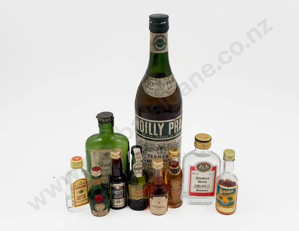 Qty of Assorted Alcohol Miniatures with Bottle of Vermouth Image 1++