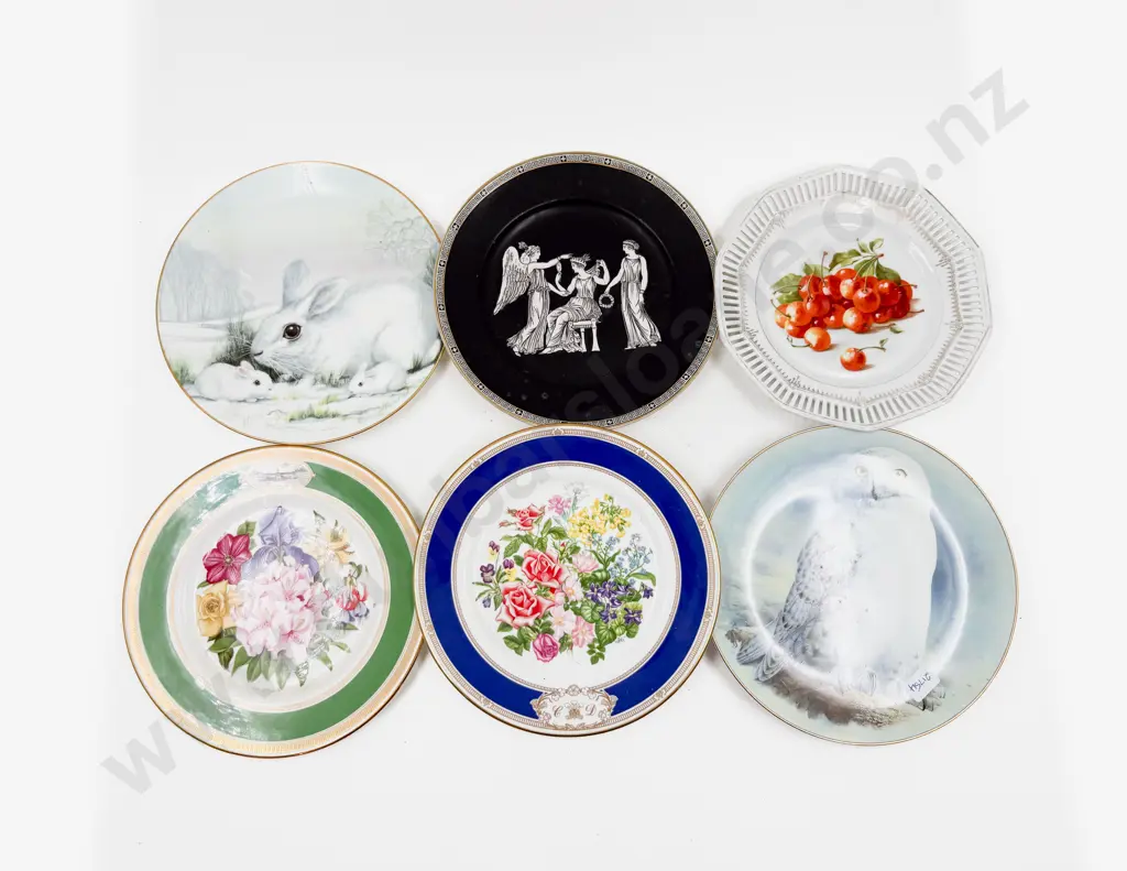 Small Qty of Assorted Fancy China Plates Image 1++