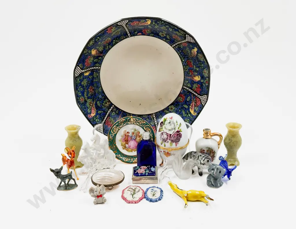 Qty of Assorted Animal Ornaments etc Image 1++