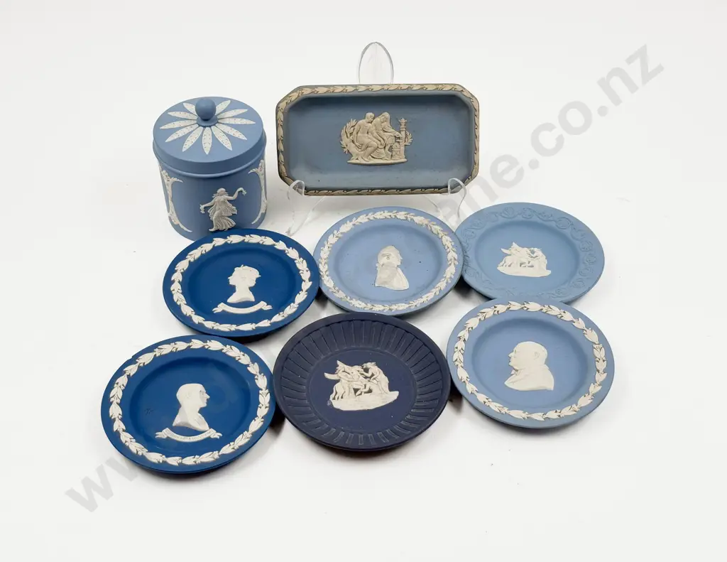 Qty of Assorted Wedgwood Image 1++