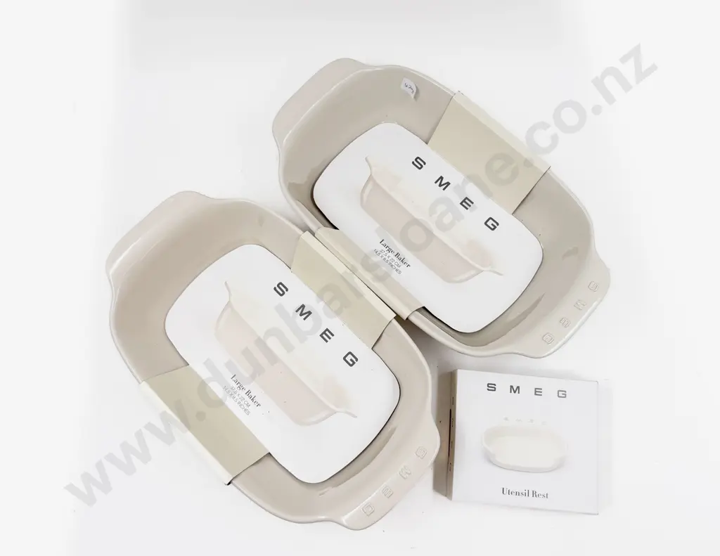 Pair of As New SMEG Baking Trays & Other Image 1++