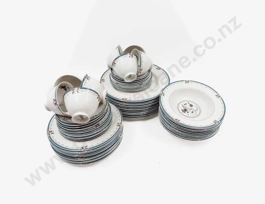 Quantity of RD "Old Colony" Pattern Dinner China Image 1++