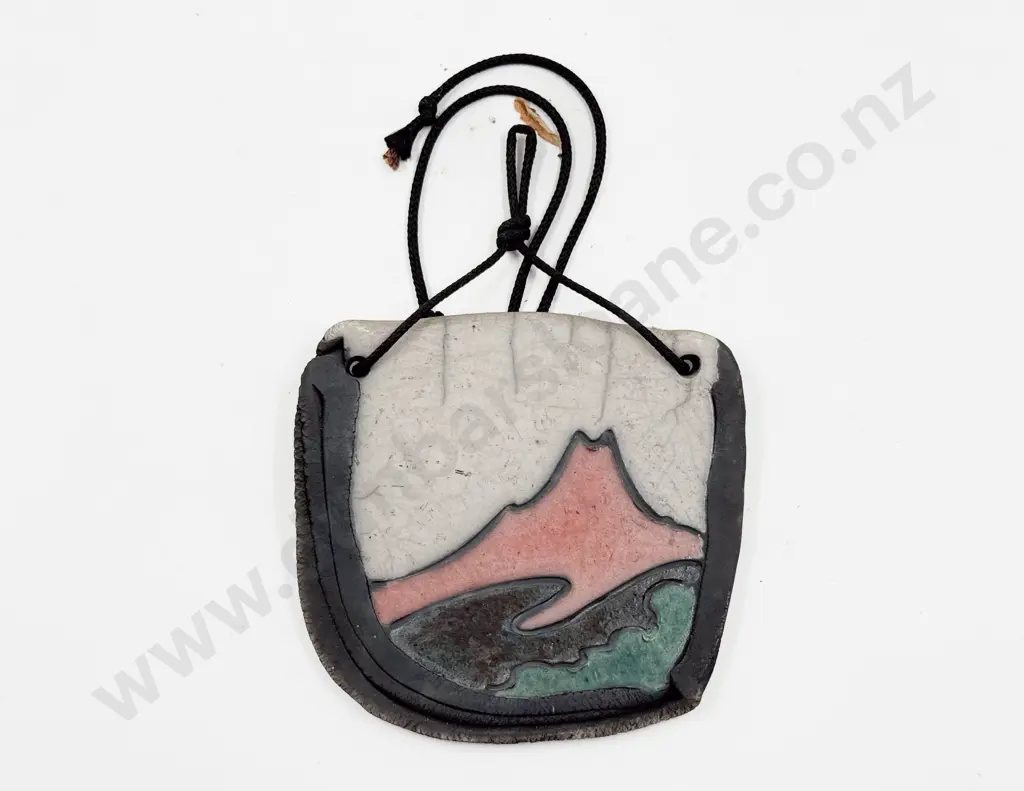 Small Pottery Wall Hanging together with Boxed Lacquer Ware Coaster Set Image 1++