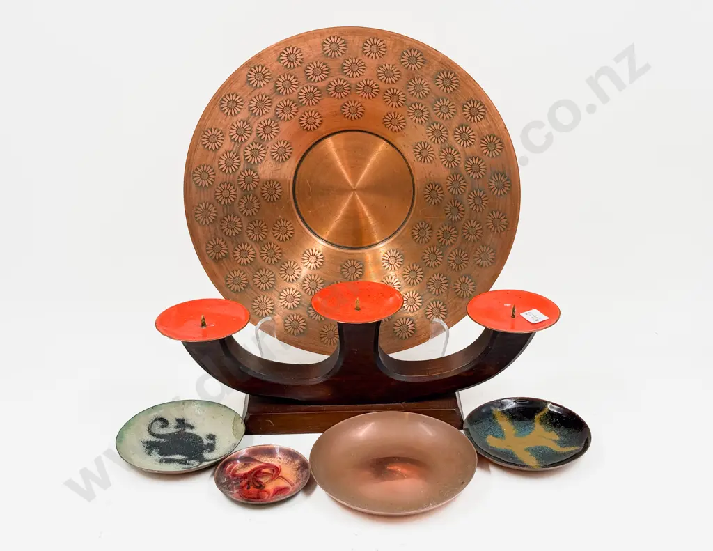 Quantity of Assorted incl Candleholder Delware Enamel Dishes etc Image 1++