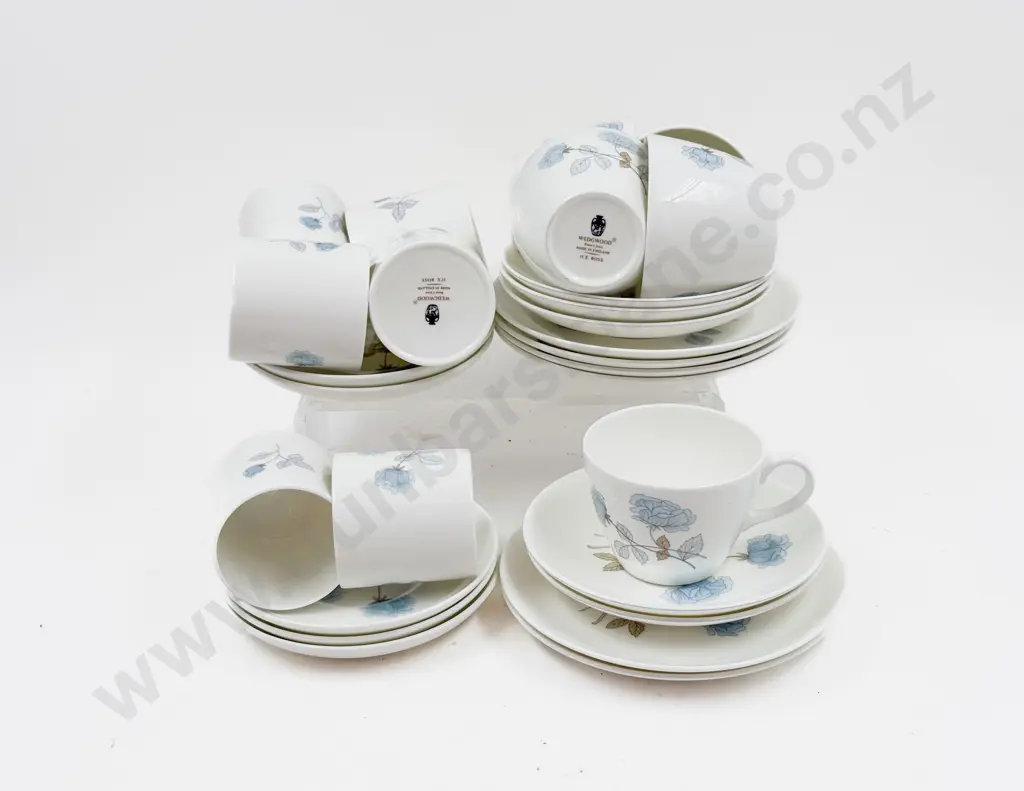 Wedgwood "Ice Rose" Pattern Coffee/Tea Cups & Saucers Image 1++