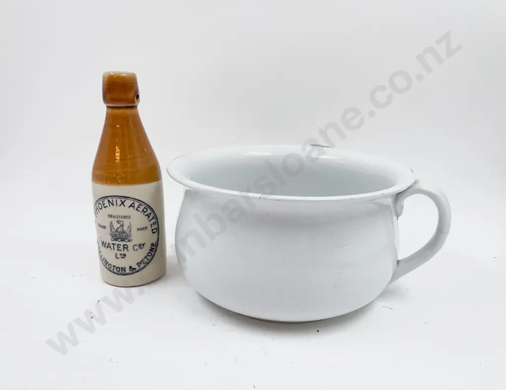 Wellington Stoneware Bottle & Potty Image 1++
