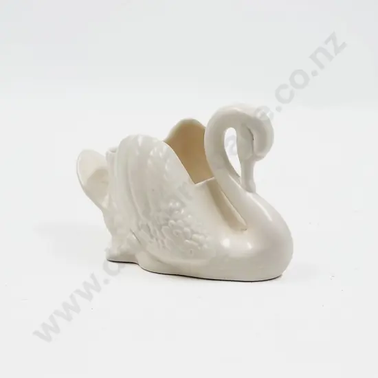 Small Crown Lynn Swan No. 154