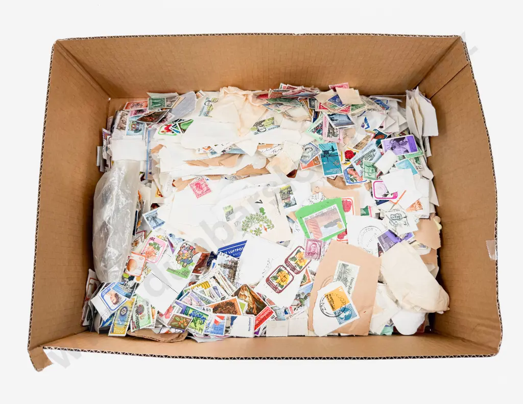 Box Qty Mainly NZ Un-Sorted Stamps Image 1++