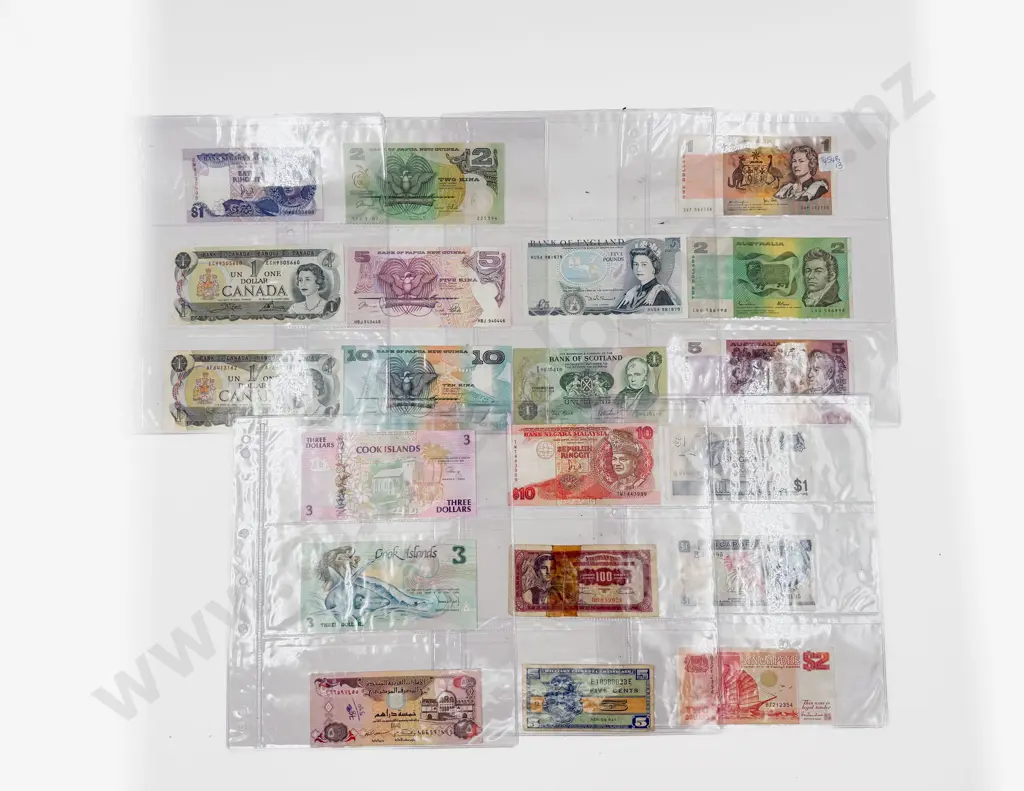 Australia and Commonwealth Assorted Bank Notes (22) Image 1++