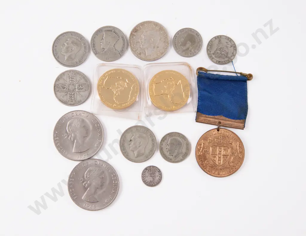 Small Qty Vintage World Pocket Change Coinage Image 1++