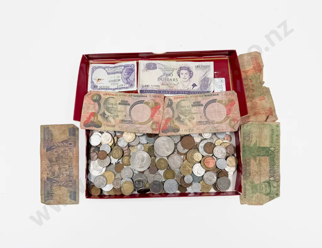 Qty Vintage World Pocket Change Coinage and Some Bank Notes Image 1++