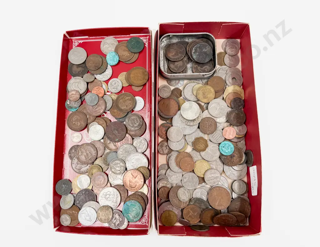 Qty NZ Commonwealth and World Vintage Coinage Image 1++