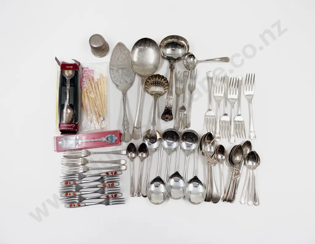 Quantity of Assorted S/P Cutlery etc Image 1++