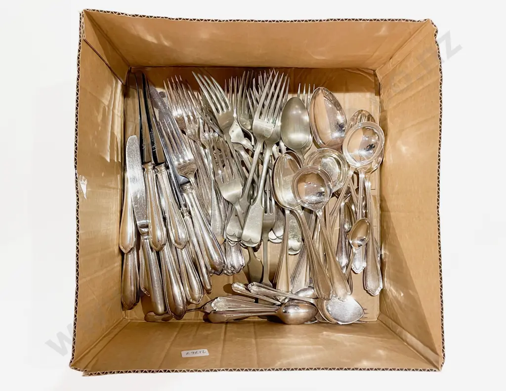 Box of Assorted S/P Cutlery Image 1++
