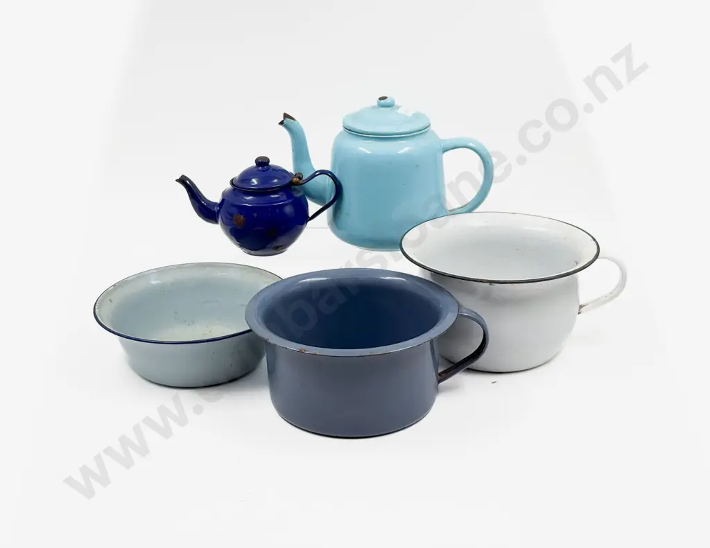 Quantity of Assorted Enamel Ware Image 1++
