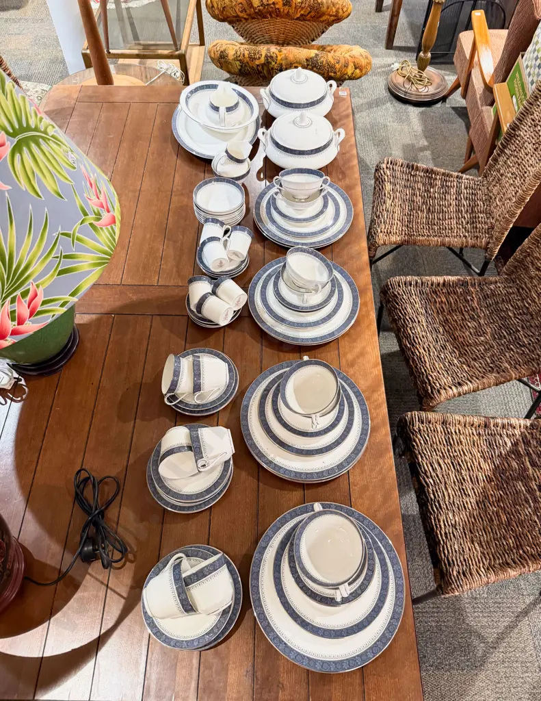 RD "Sherbrooke" Pattern Part Dinnerset Image 1++