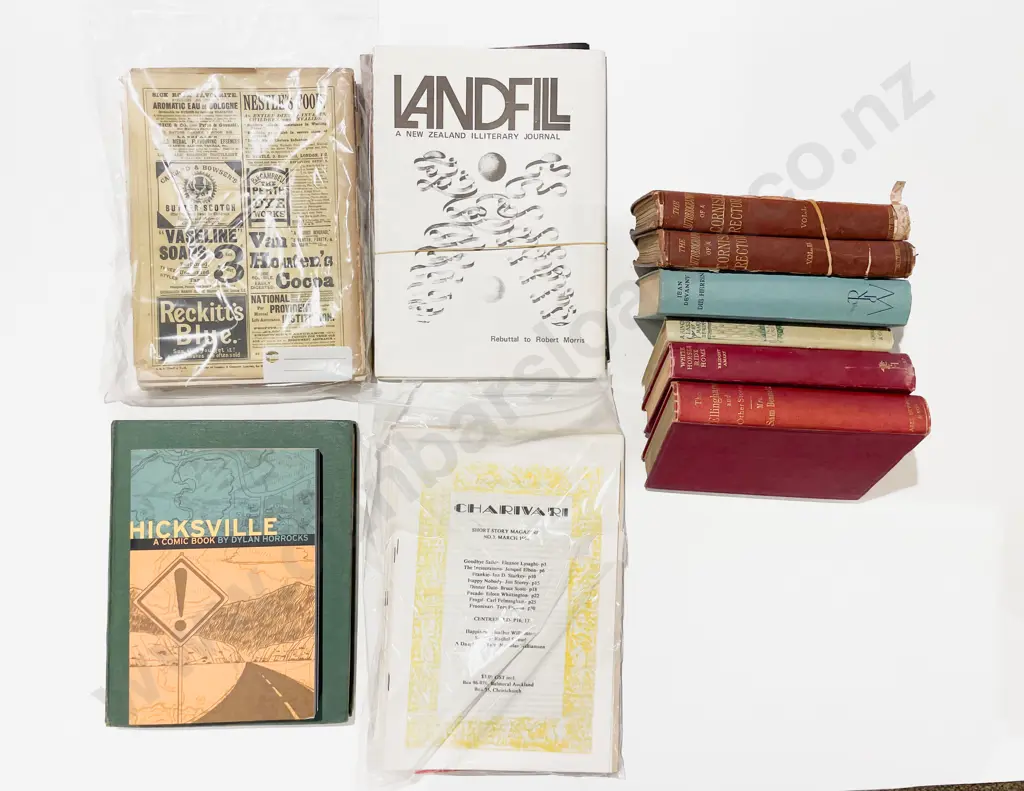 Boxed Quantity of Assorted Vintage Books & Annuals Etc Image 1++