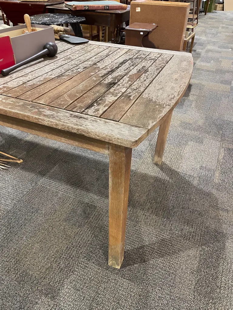 Outdoor Dining Table Image 1++