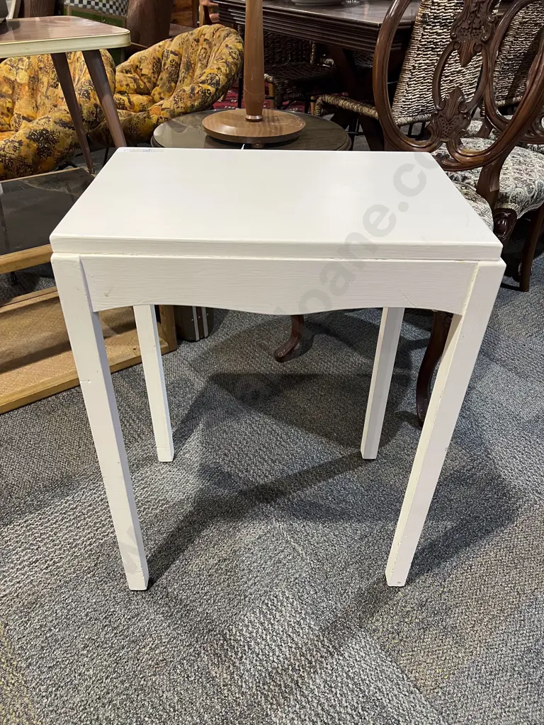 Painted Side Table Image 1++