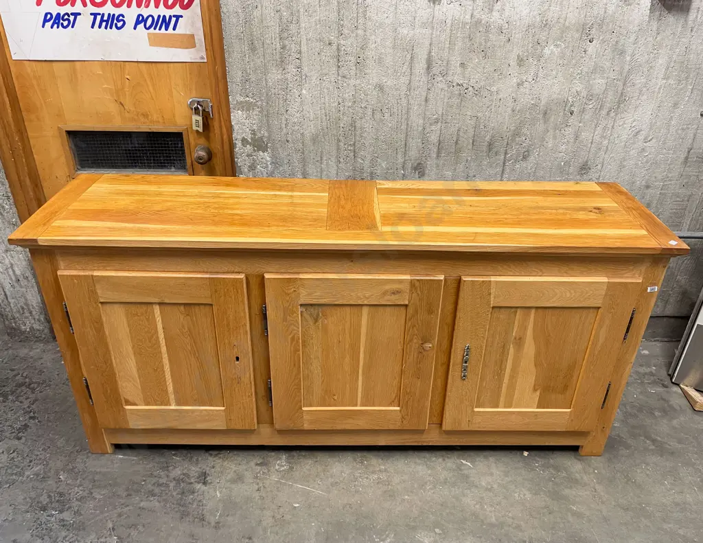 Siberian Oak Three Door Sideboard Image 1++
