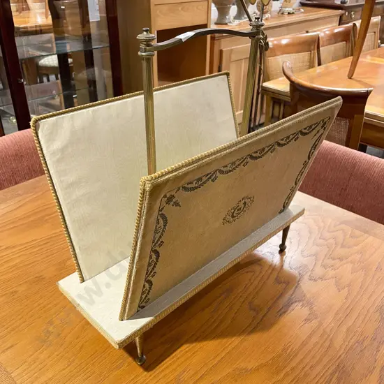 French Magazine Stand