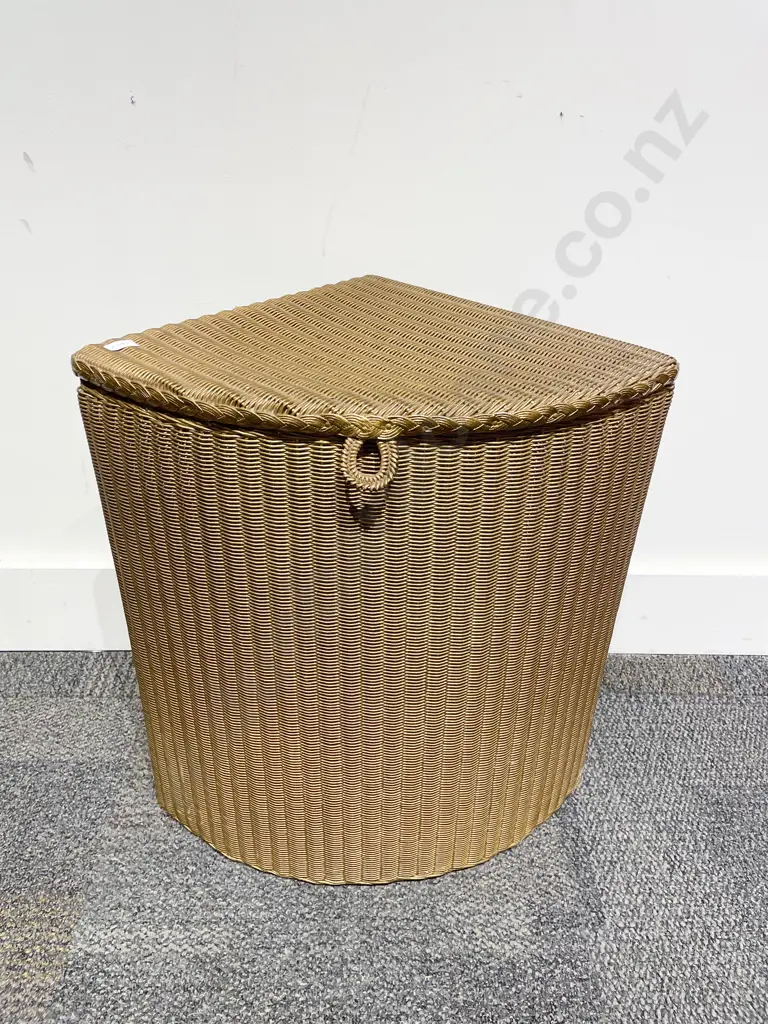 Lloyd Loom Corner Washing Basket Image 1++