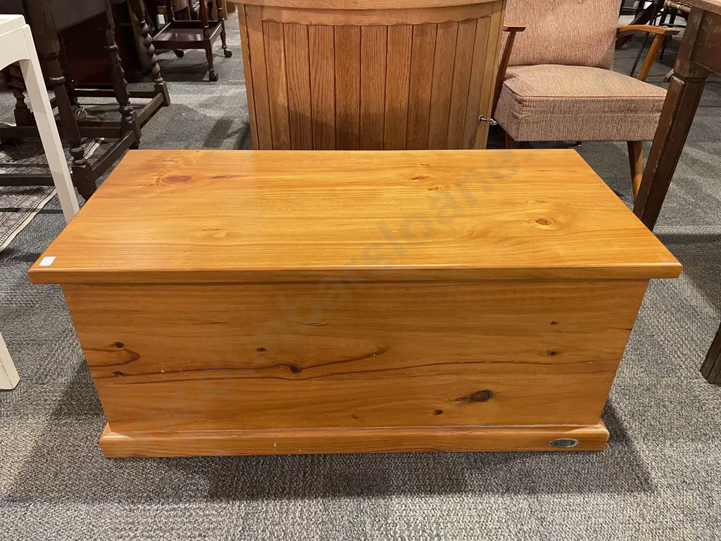 Rimu Blanket Chest Image 1++