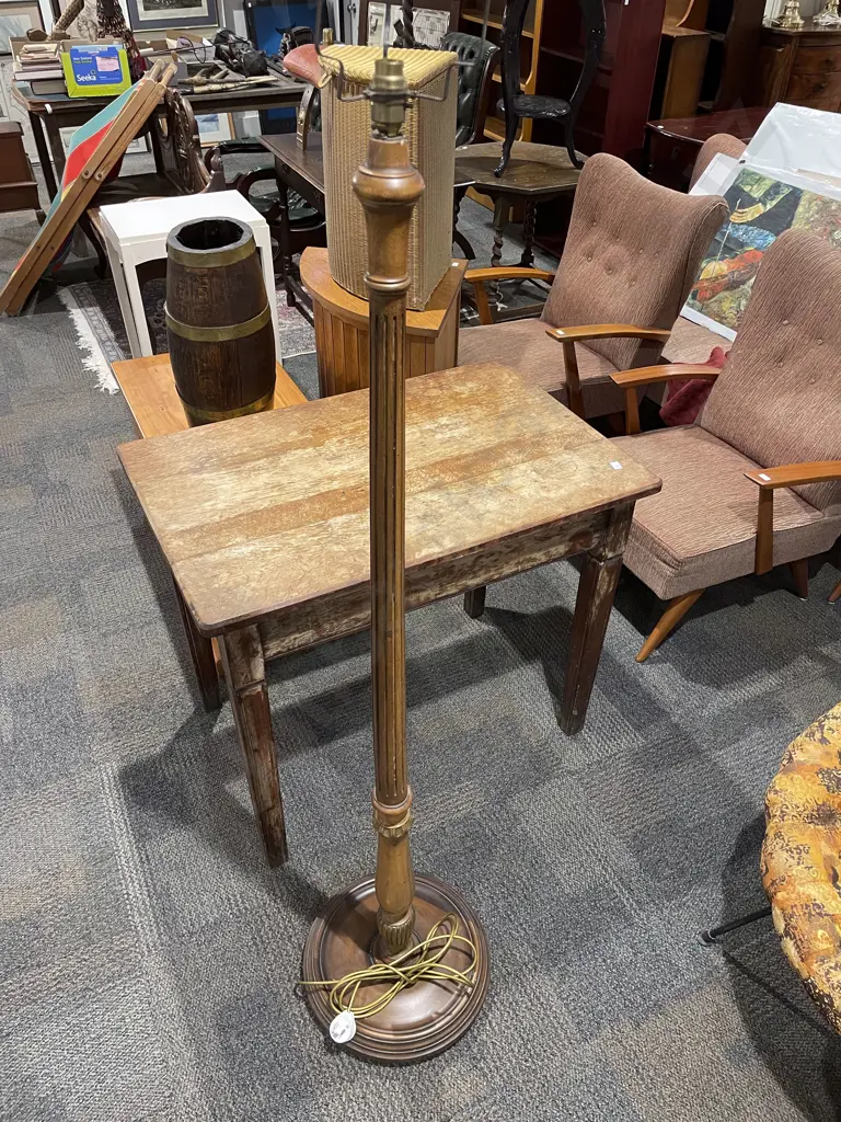 Standard Lamp Image 1++