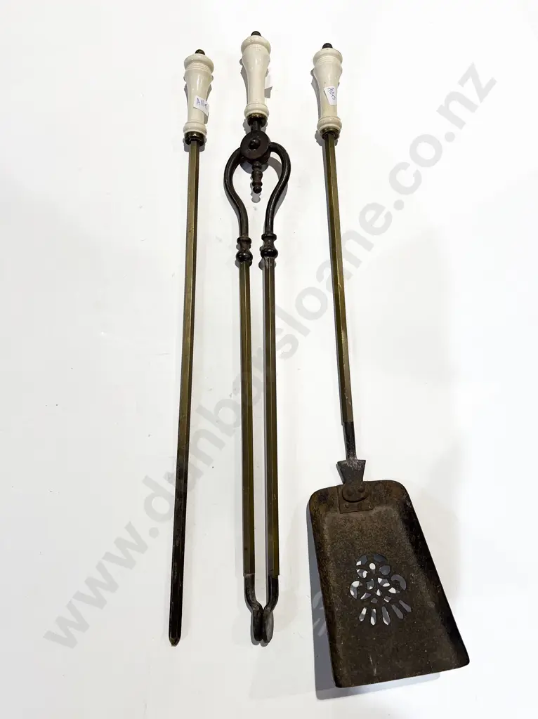 Three Piece Ceramic Handled Fire Tidy Set Image 1++