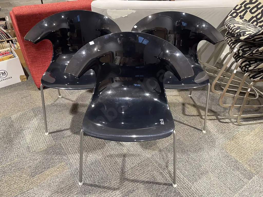 Set of Three Stacking Modern Design Plastic Chairs Image 1++