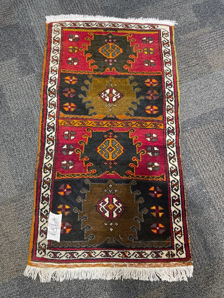 Woollen Persian Floor Rug Image 1++