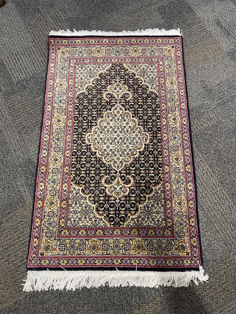 Persian Floor Rug Image 1++