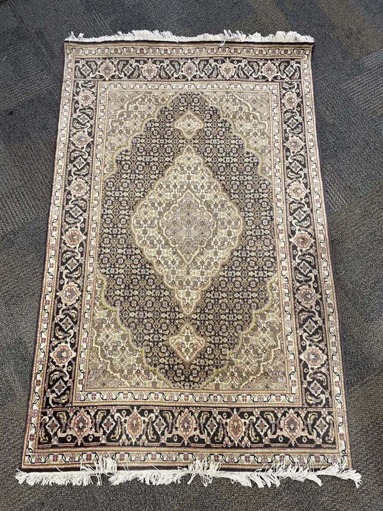 Persian Floor Rug Image 1++
